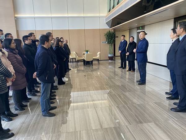 馬占文一行到徽鹽地產(chǎn)集團(tuán)走訪慰問